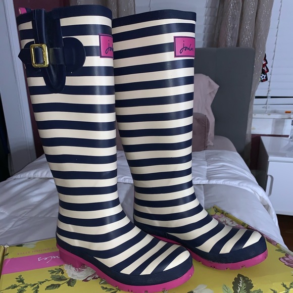 Rain boots - Picture 1 of 5